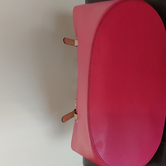 Michael Kors-Bucket Tote - Picture 3 of 7